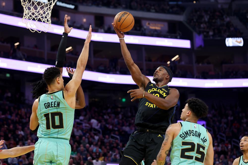 表现尤其出 表现尤其出